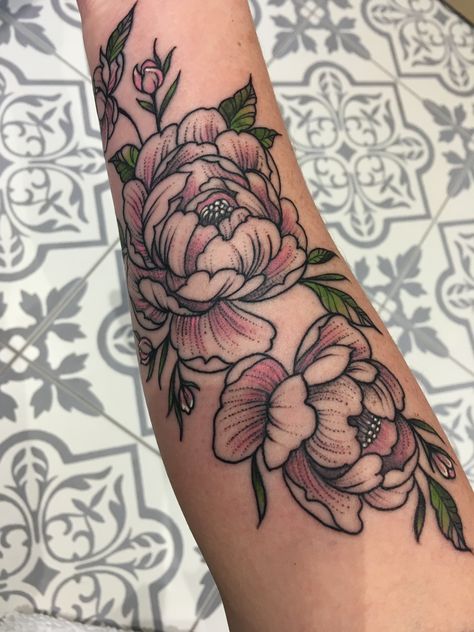 Peony tattoo with a little colour on forearm Color Shaded Tattoo, Shaded Peony Tattoo, Floral Arm Tattoo Sleeve Colour, Color Peonies Tattoo, Peony Arm Tattoo Half Sleeves, Peony Tattoo On Arm, Peony Tattoo Upper Arm, Bold Peony Tattoo, Peony Tulip Tattoo