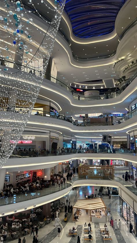 Shopping Mall Interior, The Dubai Mall, Eating Less, Dubai Vacation, Dubai Aesthetic, Traveling With Kids, Kuwait City, Dubai Shopping, Dubai City