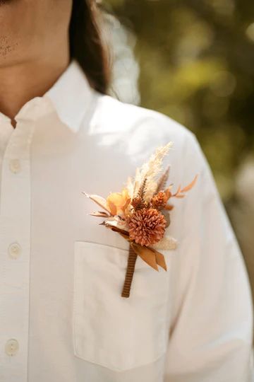 Rust & Sepia Wedding – Ling's Moment Sepia Wedding, Prom Boutonniere, Boutonnieres Prom, Wedding Boutonnieres, Wedding Aesthetics, Hydrangea Colors, Rustic Romance, Anniversary Event, Diy Bridal