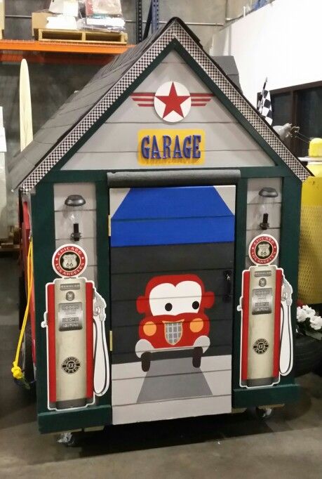 Cars Pit stop garage playhouse Garage Playhouse, Playhouse Deck, Little Tikes Playhouse Makeover, Kids Village, Small Playground, Kids Garage, Garage Playroom, Playhouse Makeover, Toy Car Garage