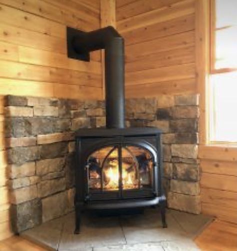 Franklin Stove Ideas, Hearth For Wood Burning Stove, Woodburning Stove Ideas, Log Cabin Wood Stove, Corner Wood Burning Stove Ideas, Wood Stove Corner Ideas, Cabin Wood Stove, Corner Wood Stove Ideas, Stove Corner Ideas