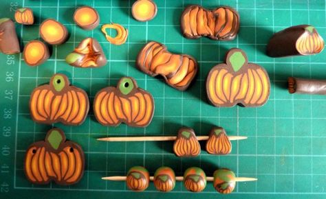 Polymer Clay Pumpkin Cane Diy Pumpkins Crafts, Clay Pumpkin, Clay Tips, Polymer Canes, Polymer Clay Halloween, Halloween Clay, Clay Canes, Fall And Halloween, Polymer Clay Canes