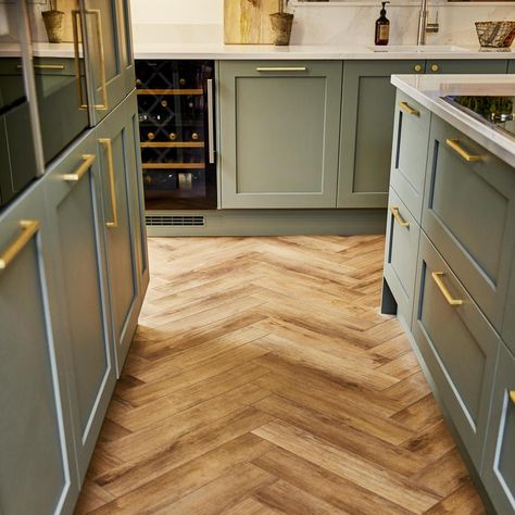 Green Wren Kitchen, Howdens Chelford Reed Green, Howden Kitchen Ideas, Reed Green Kitchen, Howdens Shaker Kitchen, Greg Rutherford, Shaker Kitchen Doors, Howdens Kitchens, White Worktop