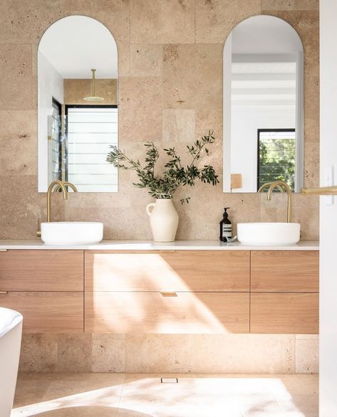 ABI Interiors on Instagram: “The best accessory in a home is natural light. ⁠⠀ ⁠⠀ It envelops the bathroom of @ema_harrison ⁠with an incredible radiance. But there's…” Travertine Bathroom, Abi Interiors, Mediterranean Bathroom, Ideas Baños, Mediterranean Interior, Coastal Bathrooms, Bathroom Design Inspiration, Bathroom Renos, Laundry In Bathroom