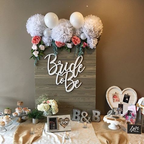 Bachelorette Party Decorations Themes, Rustic Bridal Shower Ideas, Rustic Cake Stand Wood, Rustic Cake Stand, Bridal Shower Decorations Rustic, Rustic Cake Stands, Bridal Shower Inspo, Wood Cake Stand, Bridal Shower Planning