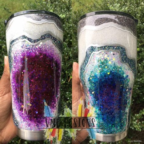 Vanessa Davis, Yeti Cup Designs, Epoxy Tumbler, Glitter Tumbler Cups, Geode Art, Glitter Tumblers, Cup Crafts, Custom Tumbler Cups, Tumbler Cups Diy