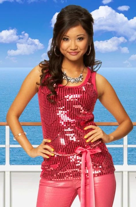 London Tipton Outfits, Suite Life On Deck, Suit Life On Deck, London Tipton, Old Disney Channel, Girly Movies, Brenda Song, Suite Life, Teen Magazine