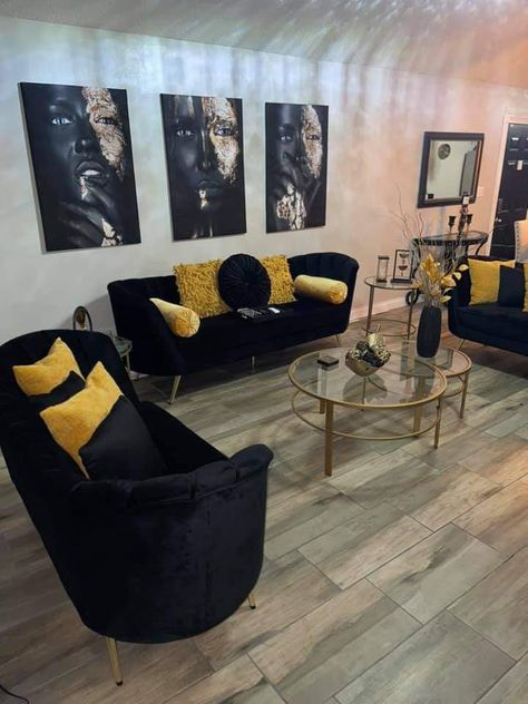 Black And Color Living Room Ideas, Black And Yellow Living Room Ideas, Black And Gold Living Room Decor, Black Gold Living Room Decor, Black And Gold Living Room Ideas, Black Living Room Ideas, Room Decor Ideas Aesthetic, Aesthetics Room Decor, Black And Gold Living Room