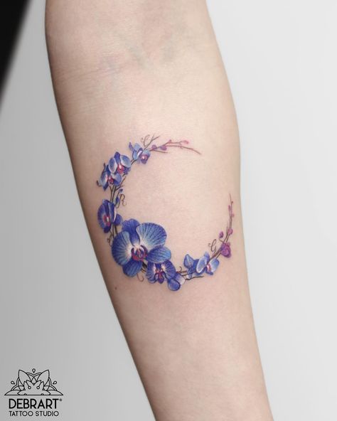 Whether they're colorful or black, these tattoos are beautiful beyond measure. Orchid Tattoo, Small Tats, Beautiful Tattoos For Women, Tattoo Aesthetic, Ink Inspiration, Tattoo Girls, Tiny Tattoo, Tattoo Designs And Meanings, Wolf Tattoos