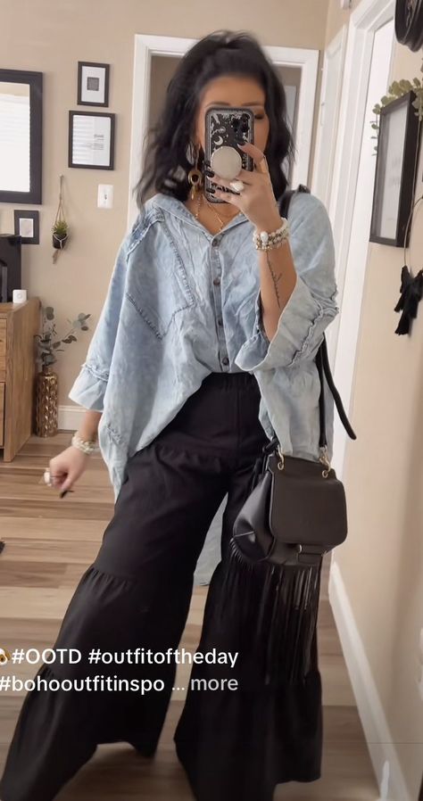 Edgy Boho Outfits Winter, Western Alternative Outfits, Hippie Business Casual, Salon Outfit Ideas Stylists, Hair Dresser Outfits, Edgy Boho Outfits, Hippy Witch, Salon Outfits, Hairstylist Outfits