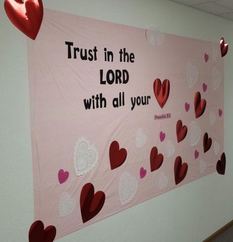 Valentines Day Bulletin Board Ideas, Sunday School Valentines, Church Valentines, February Bulletin Boards, Religious Valentines, Valentine Bulletin Boards, Catholic Schools Week, Christian Bulletin Boards, Valentines Day Bulletin Board