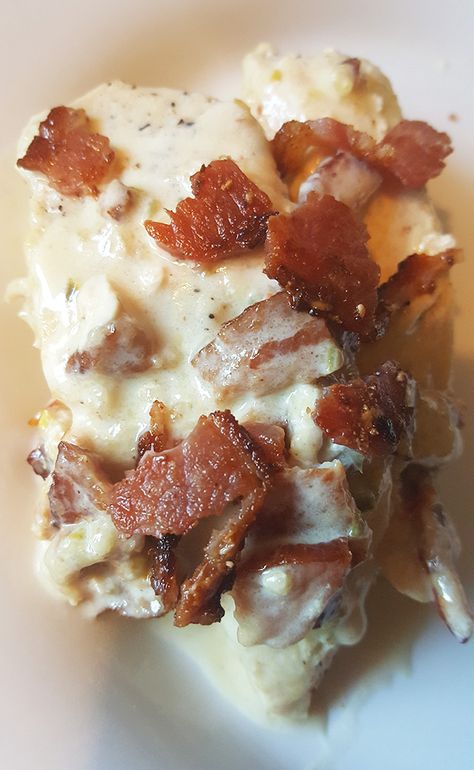 Creamy Pepperjack and Bacon Chicken Tomatoes In Oil, Pepperjack Cheese, Baking Quotes, Bacon Chicken, Creative Baking, Sun Dried Tomatoes, Pepper Jack, Low Carb Chicken, Boneless Chicken Breast