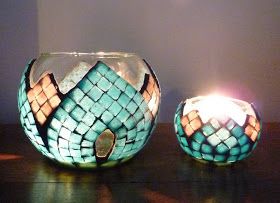 Decoraciones en Jardines Mandala Espigas, Cuadros y Faroles que se iluminan con velas Apliques que se iluminan con velas El... Waste Bottle Craft, Mosaic Bowling Ball, Mosaic Candle Holders, Mosaic Candle, Turkish Mosaic Lamp, Abstract Mosaic, Mosaic Vase, Mosaic Flower Pots, Mosaic Stained