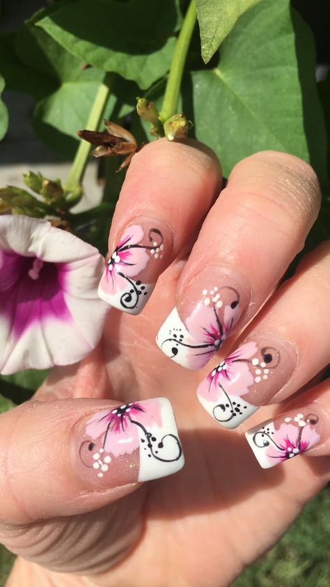 2000 Flower Nails, Y2k Floral Nails, 2000s Flower Nails, Y2k Hibiscus Nails, 2010s Nails, 2000s Nail Designs, Y2k Nails Short, Nail Art Step By Step, Easy Nail Polish