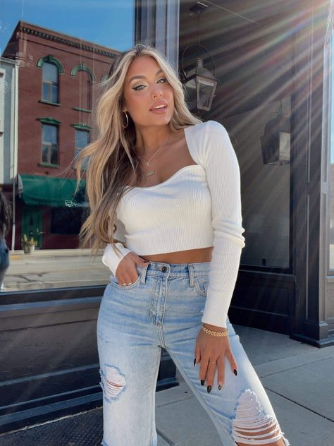 White Don't Mind Me Top MABLE Cute White Tops, Lane 201, Latina Fashion Outfits, Trendy Tops For Women, Latina Fashion, The Lane, Trendy Summer Outfits, Styling Tips, Trendy Tops