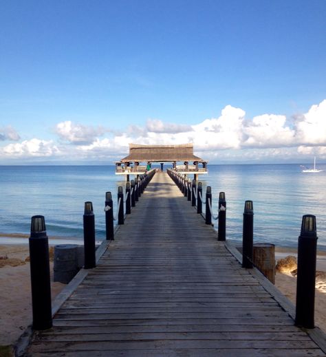 Balesin Island, Philippines Would love to visit this place one day! Balesin Island Philippines, Balesin Island, Travel Outfit Plane, Travel Photography Inspiration, Sweet Escape, Summer Road Trip, East Asia, Travel Goals, Architect Design