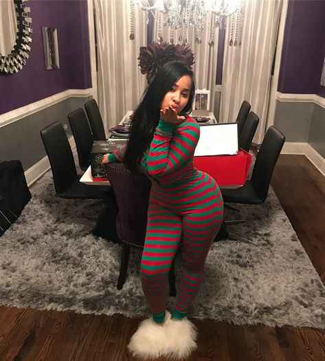 😘 Pajama Party Outfit, Tammy Rivera, Winter Party Outfit, Streetwear Chic, Pajama Outfits, Long Romper, Cute Pajamas, Long Jumpsuits, Long Sleeve Romper