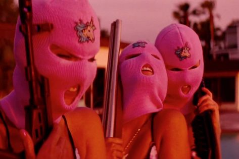 Harmony Korine, Thug Girl, Girl Gang Aesthetic, Boujee Aesthetic, Gangster Girl, Bad Girl Wallpaper, Bedroom Wall Collage, Spring Breakers, Badass Aesthetic