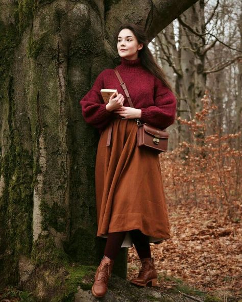 Wardrobe Brown, Library Chic, Autumn Woman, Cottagecore Outfit, Academia Style, Cottagecore Outfits, Perfect Dark, Dark Academia Fashion, Academia Fashion