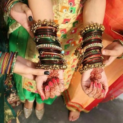 Bookmark these intricately designed bridal bangles that would certainly add charm to your Mehendi laden hands. . . Image Source - Pinterest . . Follow for more wedding inspiration ideas - @weddingbanquetsindia . . . #bangles #bridalbangles #bridalbangleschooda #bridalbanglesset #brides #indianweddings #happybrides #chooda #choodalovers♥️ Chaand Raat, Keep Smile, Bangle Ceremony, Beautiful Bangles, Bridal Jewelry Sets Brides, Red Bangles, Bride Photos Poses, Colorful Bangles, Bride Photos