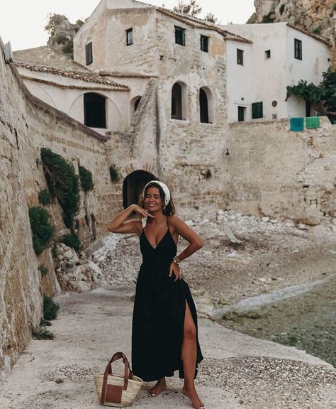 Feel the Resonance🐚 on Instagram: “Summer days in Sicily ✨ @collagevintage ~  #mediterranean #italia #italy #sicily #sicilia #tonnaradiscopello #mediterraneanlife #summer…” Italy Aesthetic Outfit, Italy Summer Outfits, Spain Outfit, European Fashion Summer, Wear Black Dresses, European Summer Outfits, Honeymoon Outfits, Europe Outfits, Italy Outfits