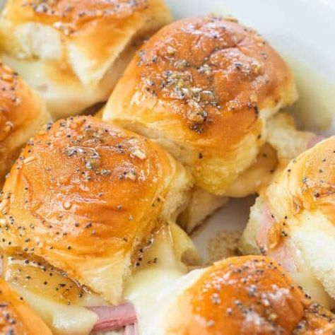 Hawaiian Sliders - Buns In My Oven Roll Sliders, Hawaiian Sliders, Hawaiian Buns, Ham Sliders, Buns In My Oven, Hawaiian Roll Sliders, Ham And Cheese Sliders, Hawaiian Roll, Seasoned Butter