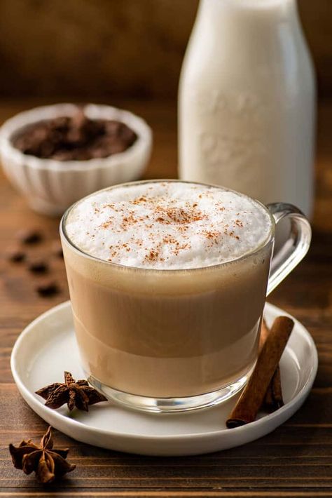 Dirty Chai Latte, Chai Tea Latte Recipe, Chai Latte Recipe, Frozen Drink Recipes, Chai Coffee, Frozen Cocktail Recipes, Tea Latte Recipe, White Chocolate Mocha, Chai Recipe