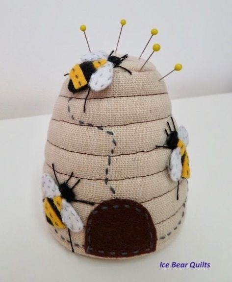 Beehive Pincushion, Bee Quilts, Bee Skeps, Bee Quilt, Diy Pin Cushion, Bee Skep, Pin Cushions Patterns, Needle Books, Wool Felt Projects