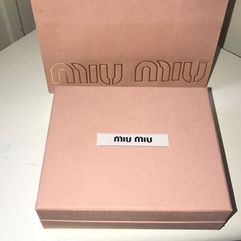 Miu Miu Packaging, Atelier Interior, Silver Wallet, Figure Me Out, Miu Miu Bag, Coin Card, Paris Shopping, Leather Card Wallet, Miu Miu Wallet