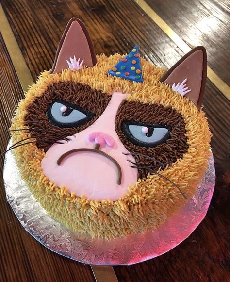 Cat Cake Ideas, Gato Cake, Grumpy Cat Valentines, Grumpy Cat Birthday, Cat Grumpy, Cat Birthday Cake, Kitten Cake, Cake Cat, Birthday Cake For Cat