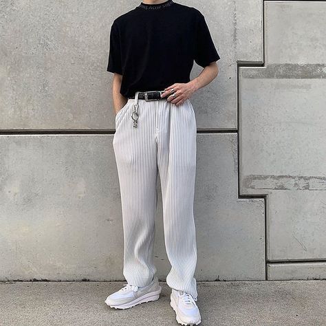 Plisse Pants Outfit Men, Plisse Pants Outfit, Squarepants Outfit, Pleated Clothes, Plisse Pants, Pants Outfit Men, Outfit For Men, Clothes Men, Ootd Ideas