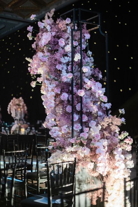 Decor: Royaldesign Stylist: Lxe moments Lighting: Lumens Modern Black & Pink Wedding Decoration Black And Pink Wedding Theme, Neutral Pink Wedding, Black Pink Wedding, Black And Pink Wedding, Lighting Lumens, Pink And Black Wedding, Pink Black Weddings, Cherry Blossom Wedding Theme, Angel Wedding