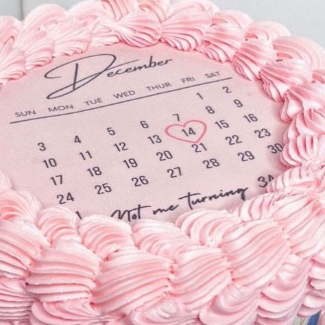 Jordyn’s Table 🧁✨| Custom cakes on Instagram: "December calendar cake 😍😍 Inspo: @lecherietreats.co #sagszn #bronxcakes #explorepage" Calendar Birthday Cake Ideas, Calander Cake Designs, Calendar Cake Ideas, Calender Cake Ideas, Calender Birthday Cakes, Birthday Cake Calendar Design, Calender Cake Birthday, Calendar Cake Design, Calendar Birthday Cake