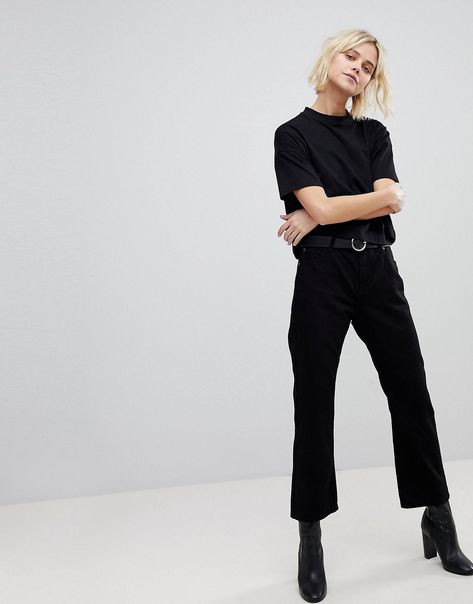 Black Crop Jeans Outfit, Aesthetician Uniform, Flare Black Jeans Outfit, Cropped Wide Leg Jeans Outfit Winter, Flare Outfits, Jeans Palazzo, Cropped Jeans Outfit, Flare Jeans Outfit, Style Désinvolte Chic