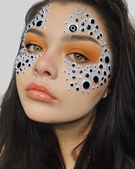 👀whatcha looking at? 👀 Swipe for the edit! I saw @lilmoonchildd stick googly eyes to themselves and it made me want to do the same ♡… Surrealist Costume Ideas, Googly Eyes Costume, Surreal Costume Ideas, Surrealistic Makeup, Googly Eyes Makeup, Googly Eye Makeup, Surrealism Costume, Surrealist Makeup, Surrealist Costume