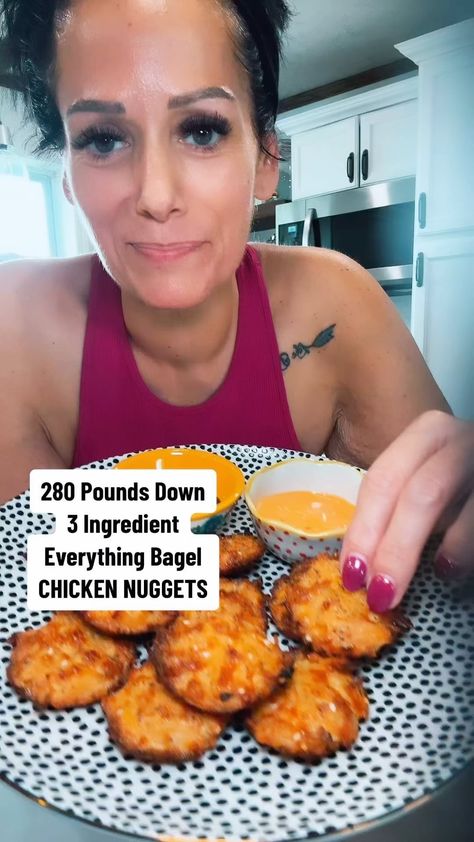 Tonya Spanglo | These are DELICIOUS✨ Everything Bagel Chicken Nuggets: 1 10 oz can chicken 1 large egg 1/2 cup Mozz Cheese Sprinkle of Everything Bagel… | Instagram Can Chicken Nuggets, Tonya Spanglo Recipes, Bagel Instagram, Chicken Bagel, Eggfast Recipes, Low Carb Chicken Recipes Easy, Pizza Chaffles, Everything Bagel Chicken, Tonya Spanglo