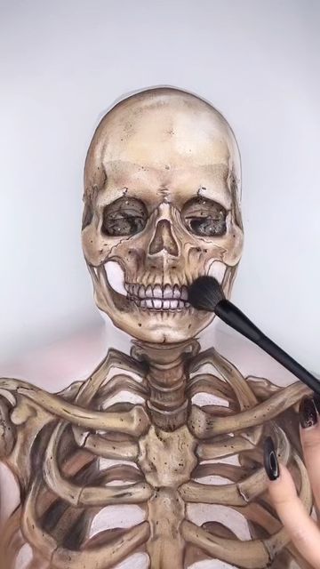 Halloween Skeleton Makeup, Uv Makeup, Halloweenský Makeup, Skeleton Face, Horror Make-up, Creepy Halloween Makeup, Skeleton Makeup, Make Up Ideas, Special Fx Makeup