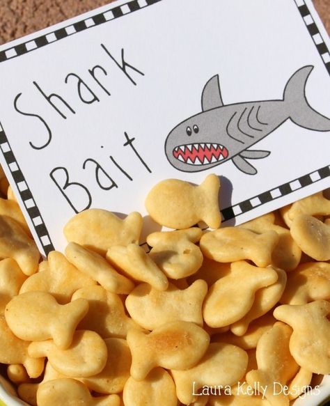 This free printable shark gift tag is perfect addition to a little gift of goldfish. These make easy and the cutest party favors for a shark party or just as happy mail too!  #sharks #sharkweek #sharkparty #partyides #printable #gifttag #giftideas #partyfavors #happymail Pirate Party Snacks, Valentines Classroom, Diy Label, Valentine Boxes, Label Ideas, Kids Valentines, Printable Valentine, Valentines Ideas, Diy Valentine