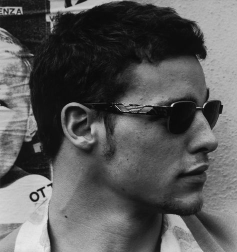 #Atribute to Frames: An Emporio Armani Spring/Summer 1995 eyewear campaign by Aldo Fallai featuring Justin Chambers. Find out more on Armani.com/Atribute Justin Chambers 90s, Aldo Fallai, Patrick Dempsy, Grey's Anatomy Doctors, Justin Chambers, Alex Karev, Eyewear Campaign, Male Gender, Banana Republic Men