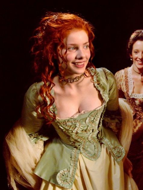 Rachel Hurd Wood, Red Hair Inspo, Luxury Perfumes, Costume Noir, Perfumes For Women, Photographie Portrait Inspiration, Ginger Girls, Costume Drama, Period Costumes