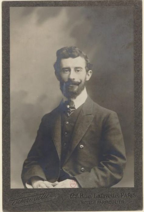 Maurice Ravel (1875-1937), photograph (1907), by Pierre Petit (1831-1909). Vintage Beard, Maurice Ravel, Classical Composers, 20th Century Music, Claude Debussy, Classical Music Composers, Famous Composers, Music Genius, Ode To Joy