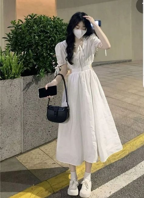 White Dress Korean Style, Baju Dress Korea, Dress Korean Style Formal, Long Dress Korean Style, Conservative Dress, Long Dress Korean, White Printed Dress, Douyin Fashion, Floral Dress Long