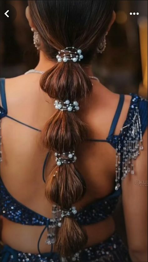 Pony Hairstyle On Lehenga, Dupatta Drapping Style On Chaniya Choli, Dandiya Hairstyle, Trendy Bridal Hairstyles, Hairstyle With Suit, Plats Hairstyles, Glow Wedding, Saree Pattu, Lengha Blouse