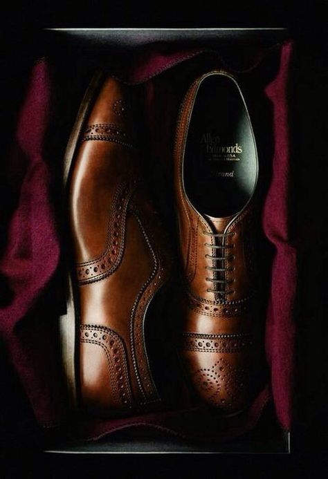 Gorgeous shoes Der Gentleman, Mode Shoes, Gentleman Shoes, Shoes Photography, Statement Shoe, Allen Edmonds, Sharp Dressed Man, Well Dressed Men, Classic Shoes