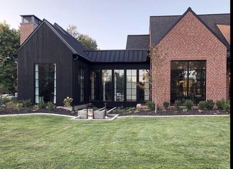 Red Brick House With Black Siding, Modern Red Brick House, Downtown Townhouse, Modern Brick House Exterior, Industrial Home Exterior, Brick Farmhouse Exterior, Black Brick House, Black Siding, Renovation Facade