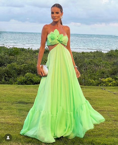 Fancy Wedding Guest Dress, Wedding Guest Dresses 2023, Classy Fall Wedding, Wedding Guest Dress Ideas, Beach Wedding Outfit, Gown Inspiration, Couture Candy, Casual Wedding Dress, Stylish Party Dresses