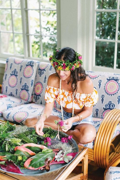 Following in her grandmother's footsteps, Estes shares her love for lei-making by teaching others. Haku Lei, Lei Making, Polynesian Dance, Hawaii Magazine, Hawaiian Music, Hawaiian Lei, Provence, Lei, Fashion Designer