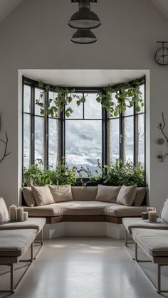 Curved Window Living Room, Curved Window Ideas, Bay Window Living Room Layout, French Windows Living Room, Bay Window Seating Ideas, Bay Window Dining Area, Window Seating Ideas, Bay Window Seat Ideas, Room Window Ideas