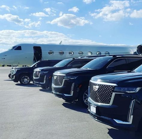 Luxury Car Service, Trajes Country, Black Car Service, Miami Airport, Black Truck, Luxury Lifestyle Dreams, Car Service, Super Luxury Cars, Best Luxury Cars