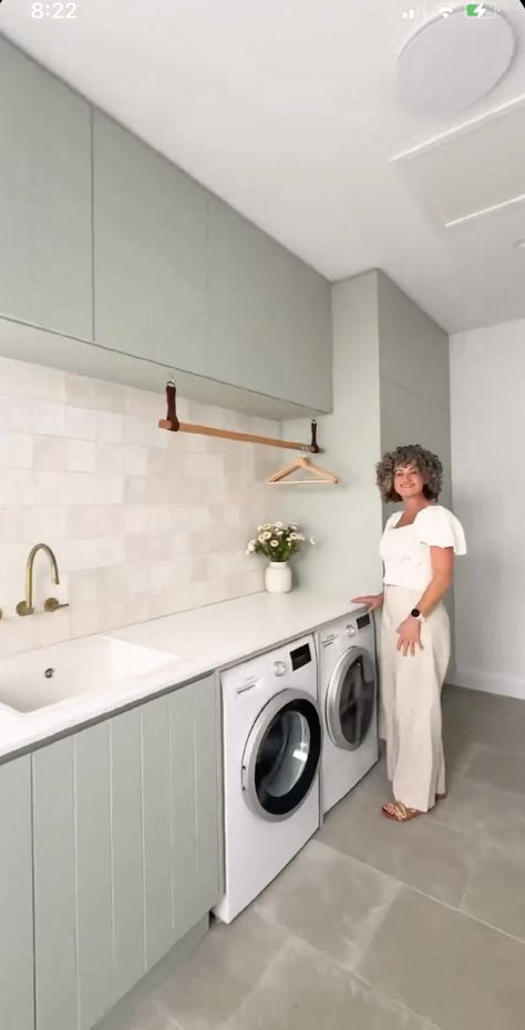 Laundry Wet Room Combo, Dining Laundry Combo, Butlers Laundry, Utility Room Ideas Raised Washing Machine, Utility Room Washing Machine Up High, Kaboodle Laundry, Abi Interiors Laundry, Utility Room Raised Washing Machine, Mud Room Laundry Room Combo